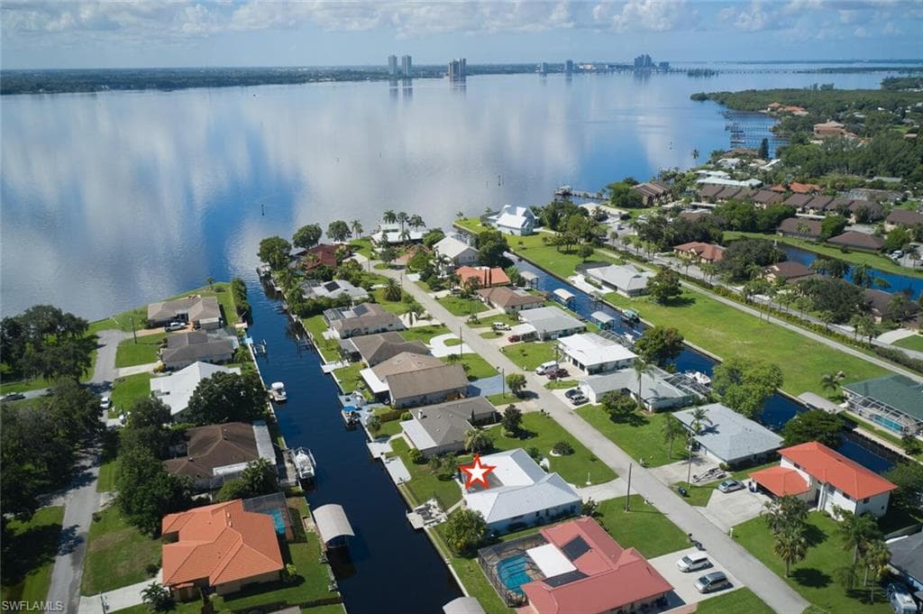 7211 Reymoor DR NORTH FORT MYERS, FL 33917