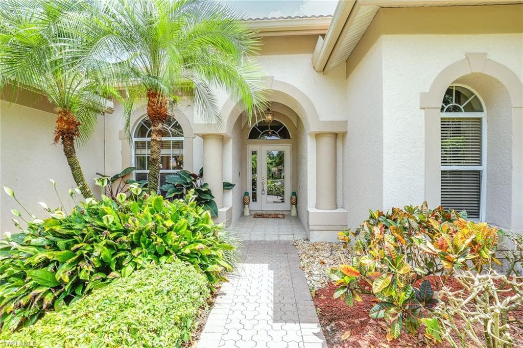 168 Spring Lake CIR NAPLES, FL 34119