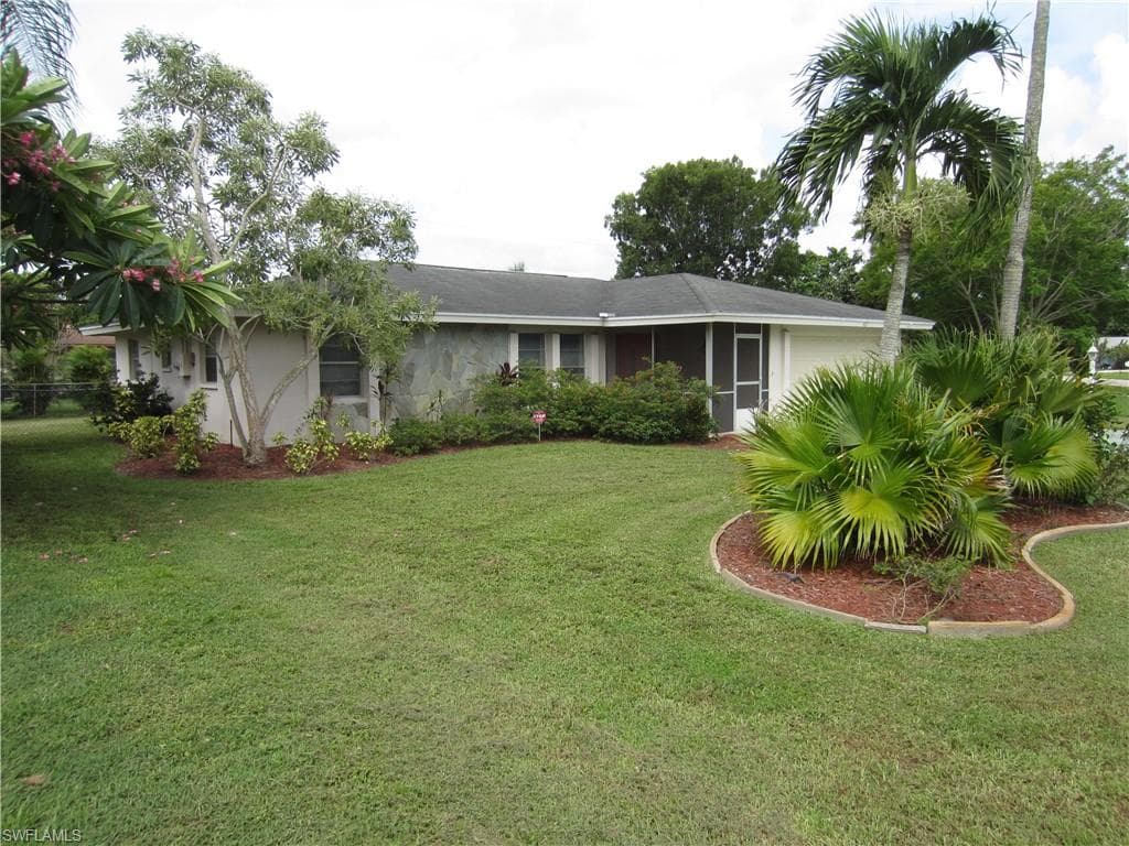883 Entrada DR S FORT MYERS, FL 33919