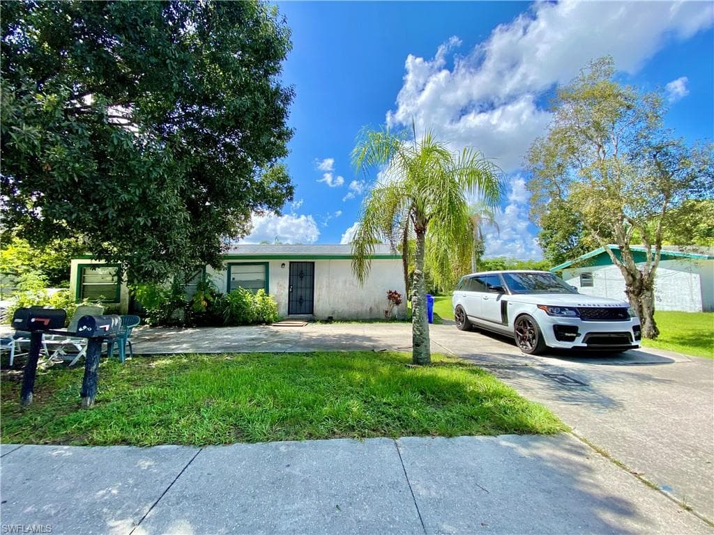 3328 Edison AVE FORT MYERS, FL 33916