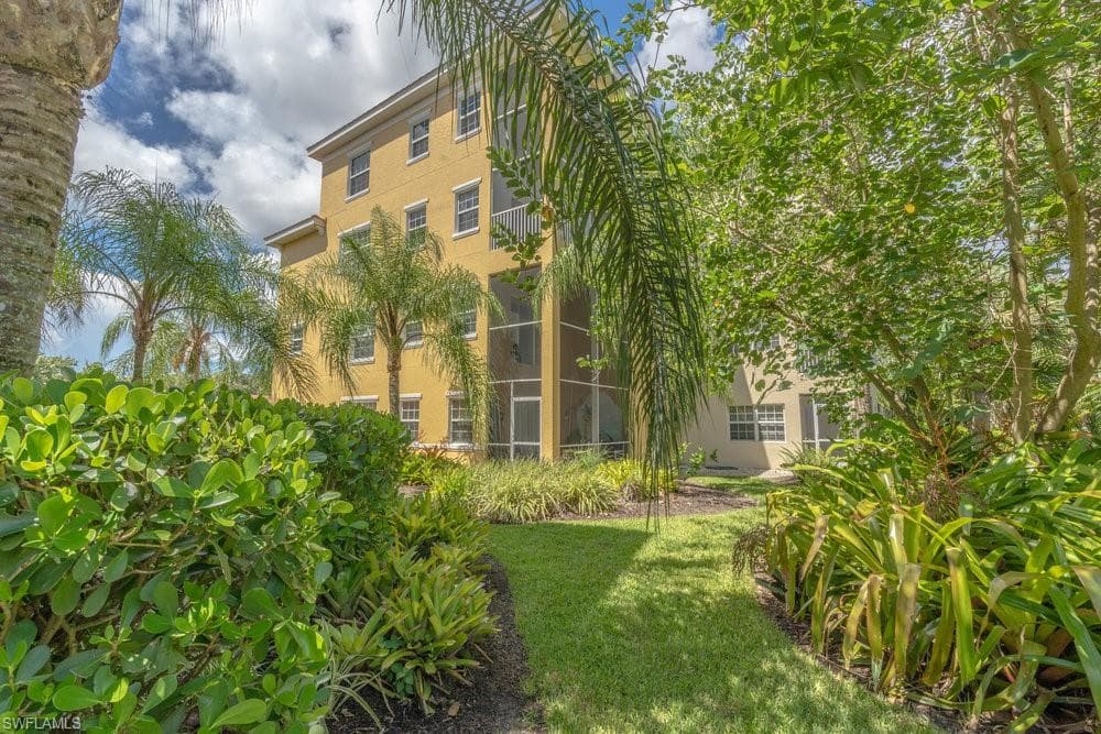 4520 Botanical Place CIR 307 NAPLES, FL 34112