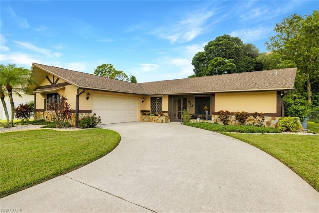 914 SE 1st PL CAPE CORAL, FL 33990