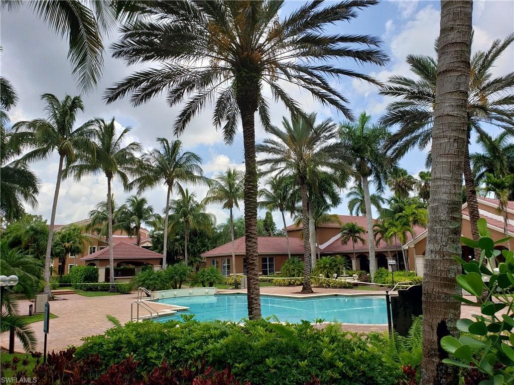 1235 Reserve WAY 201 NAPLES, FL 34105