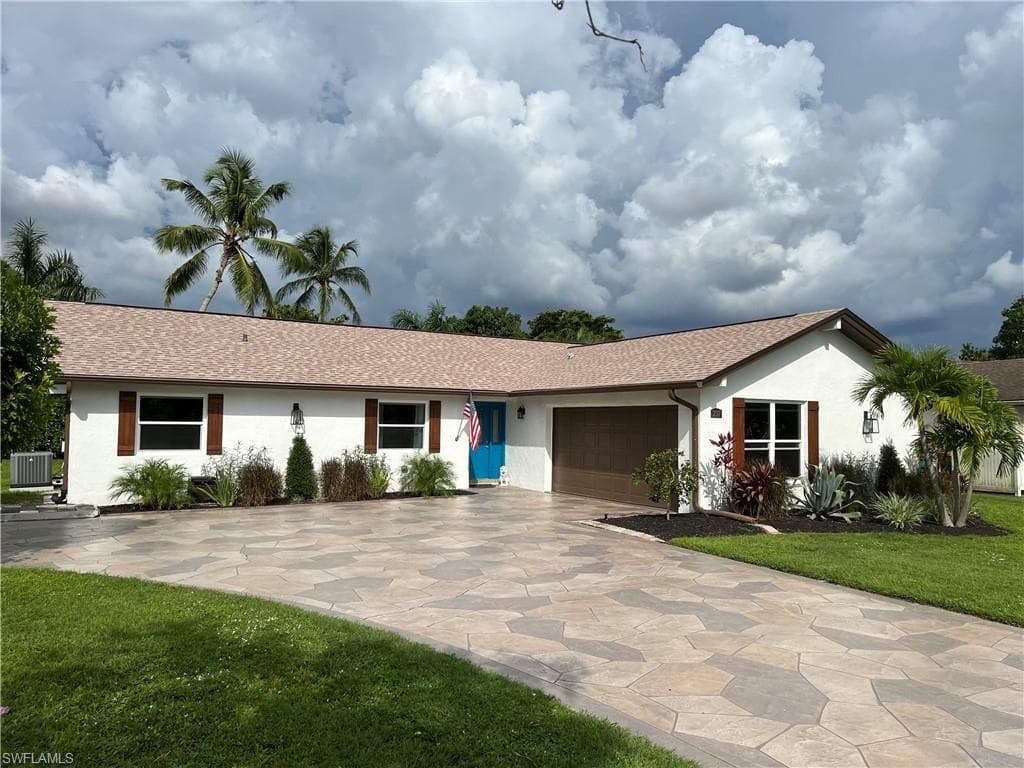 297 Bay Meadows DR NAPLES, FL 34113