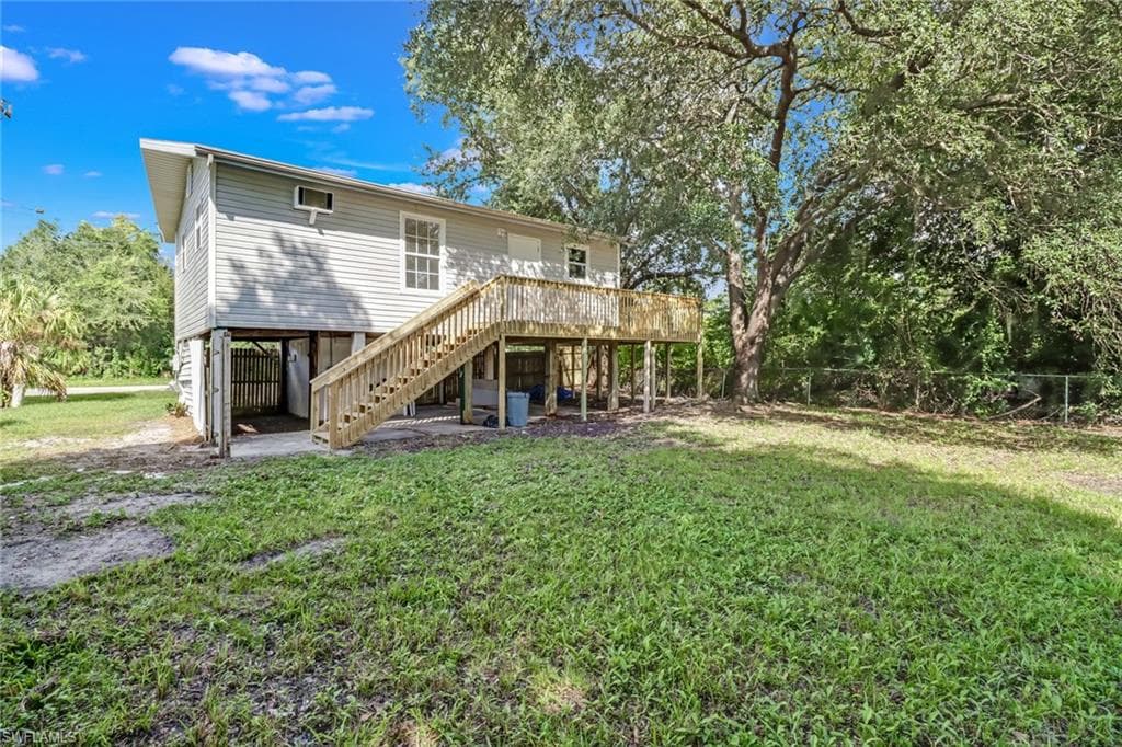 17343 East ST NORTH FORT MYERS, FL 33917