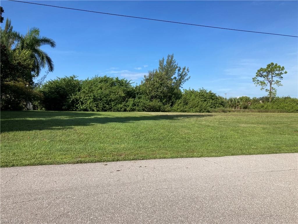 2208 NE 19th PL CAPE CORAL, FL 33909