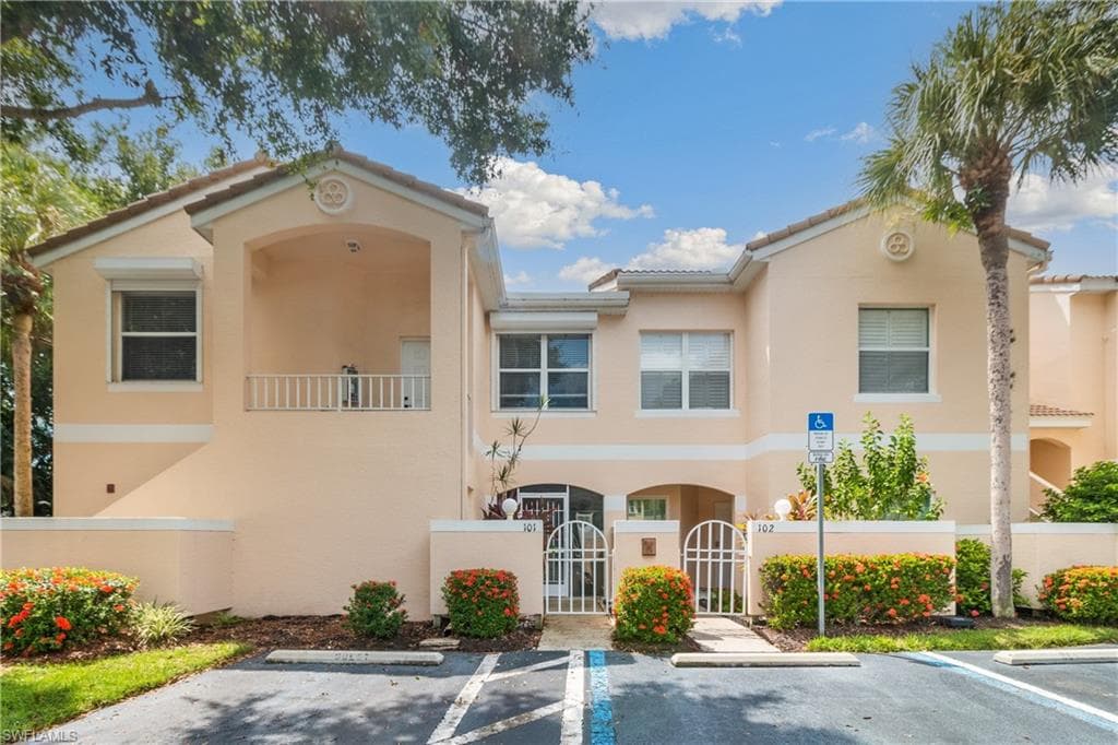 1090 Woodshire LN F101 NAPLES, FL 34105
