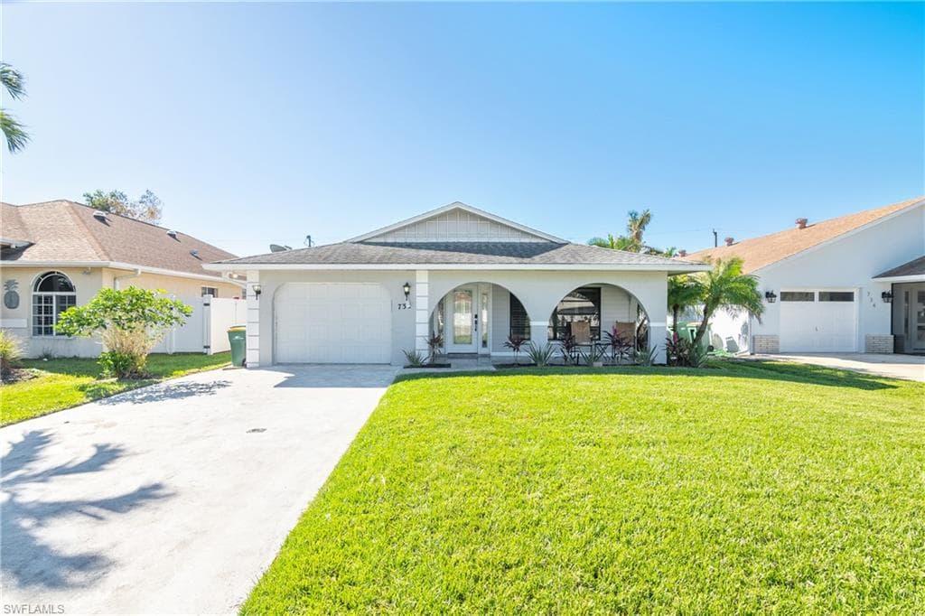 738 101st AVE N NAPLES, FL 34108
