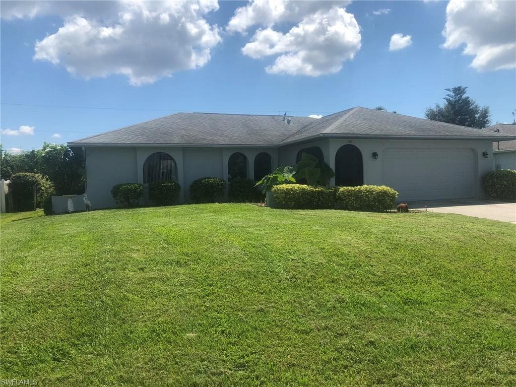 1719 SE 8th PL CAPE CORAL, FL 33990