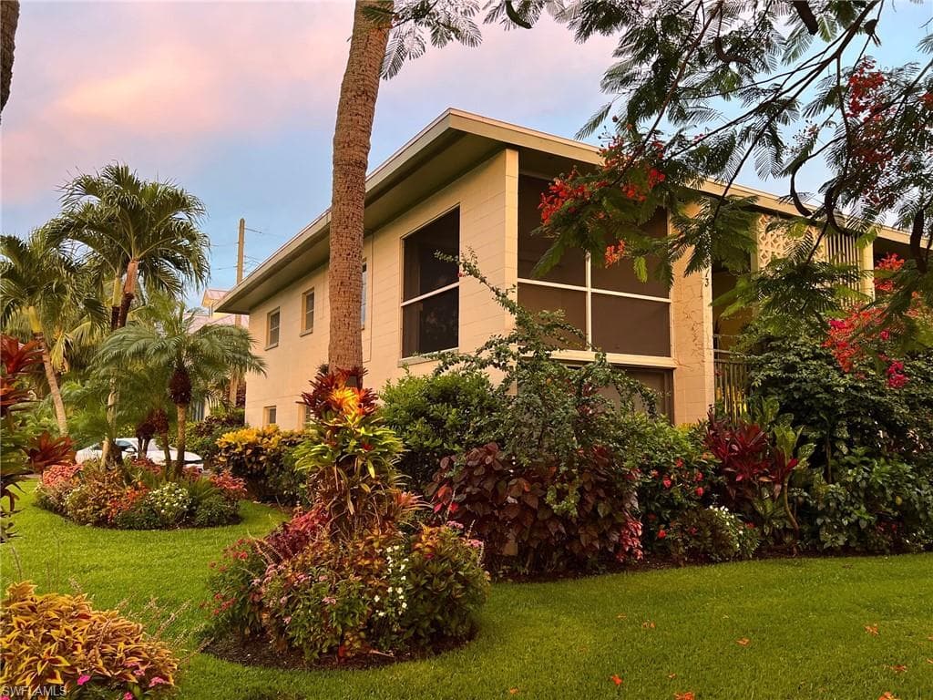 313 6th ST S 313 NAPLES, FL 34102