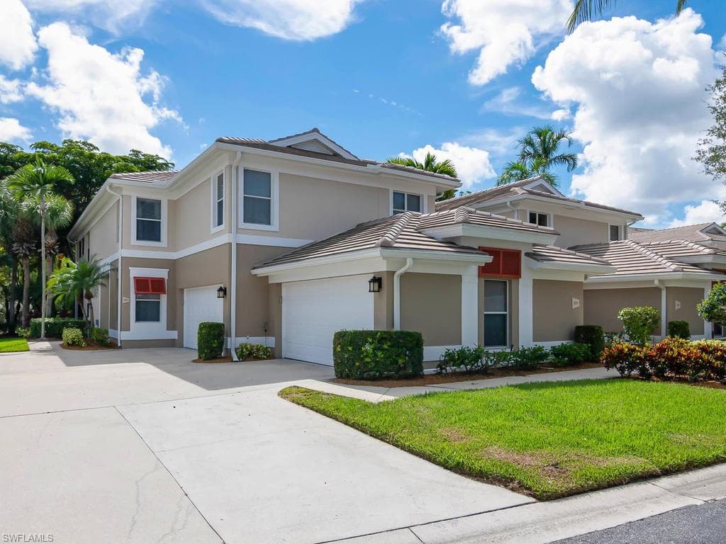 945 Carrick Bend CIR 201 NAPLES, FL 34110