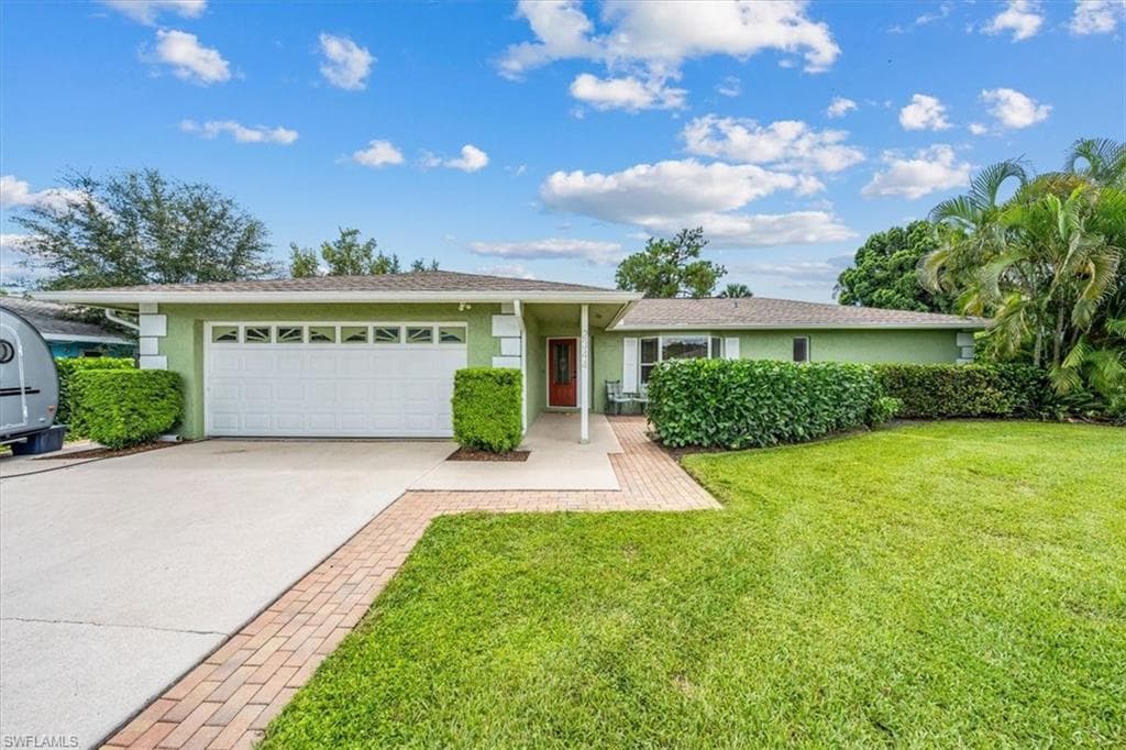 2344 Clipper WAY NAPLES, FL 34104