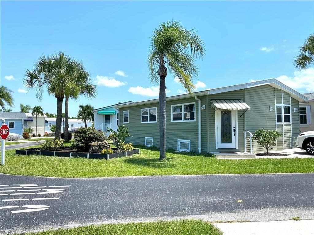 4580 Mayflower WAY E ESTERO, FL 33928