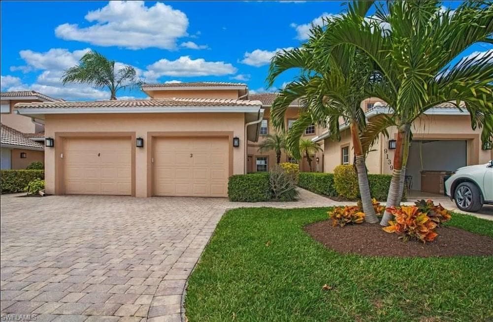 9139 Michael CIR 8-803 NAPLES, FL 34113