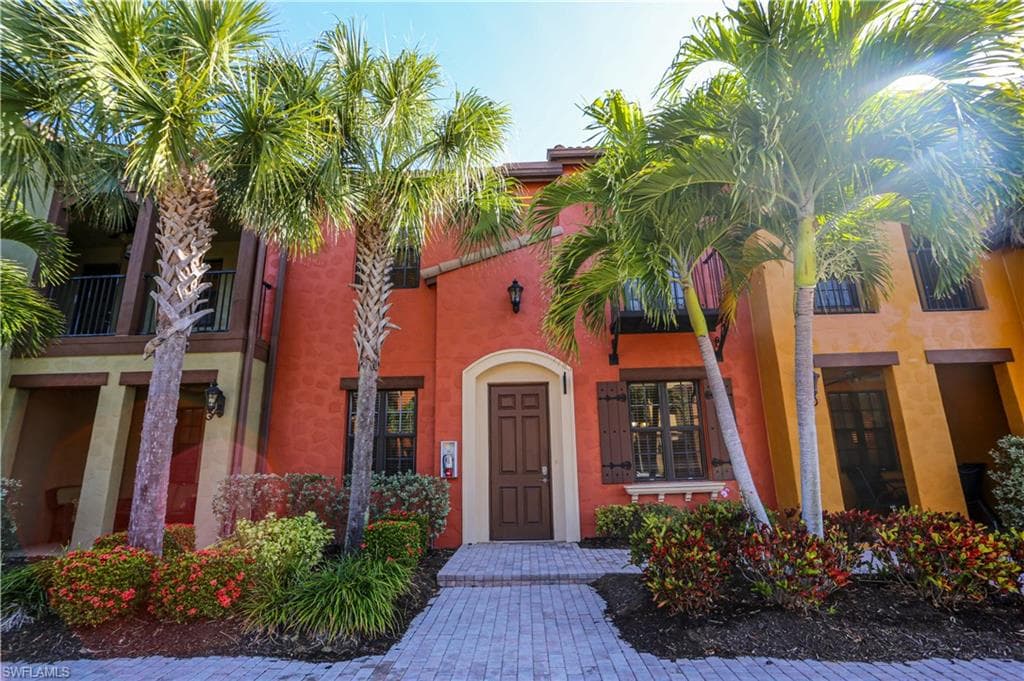 9027 Alturas LN 33-3 NAPLES, FL 34113