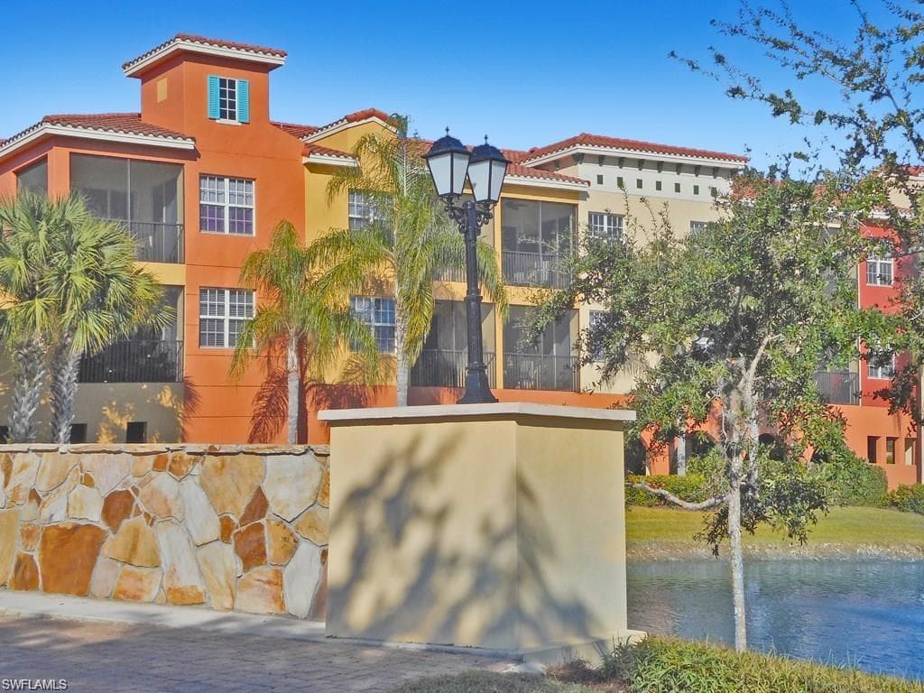 8565 Via Garibaldi CIR 203 ESTERO, FL 33928