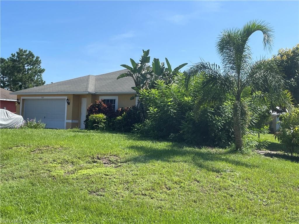 823 Compton AVE S LEHIGH ACRES, FL 33974