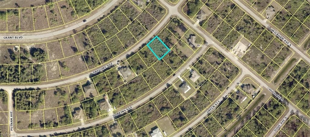 942 Gregory ST E LEHIGH ACRES, FL 33974