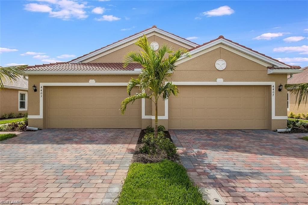 4403 Dutchess Park RD FORT MYERS, FL 33916