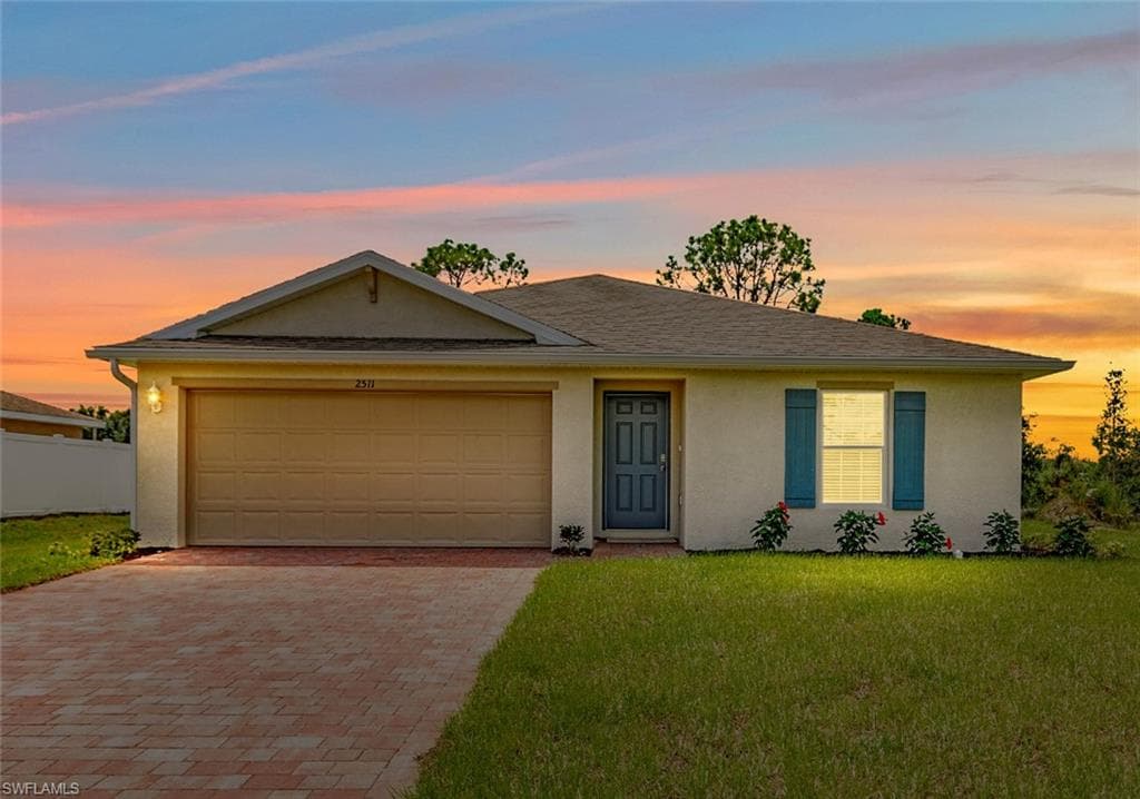 2511 51st ST SW LEHIGH ACRES, FL 33976