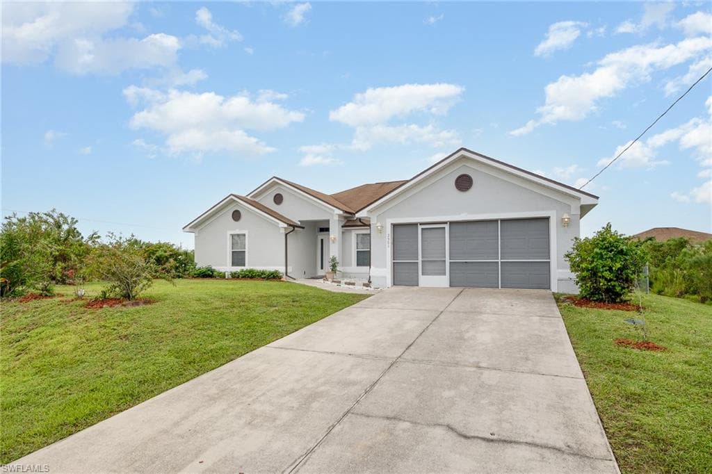 2501 27th ST W LEHIGH ACRES, FL 33971