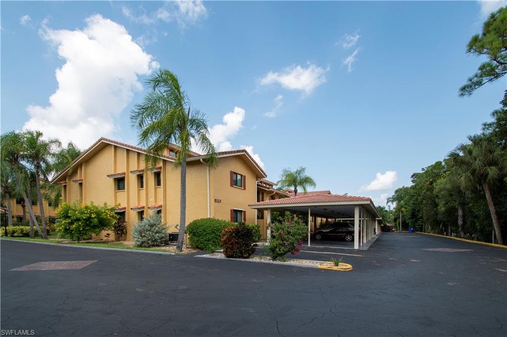 9895 Citadel LN 103 BONITA SPRINGS, FL 34135