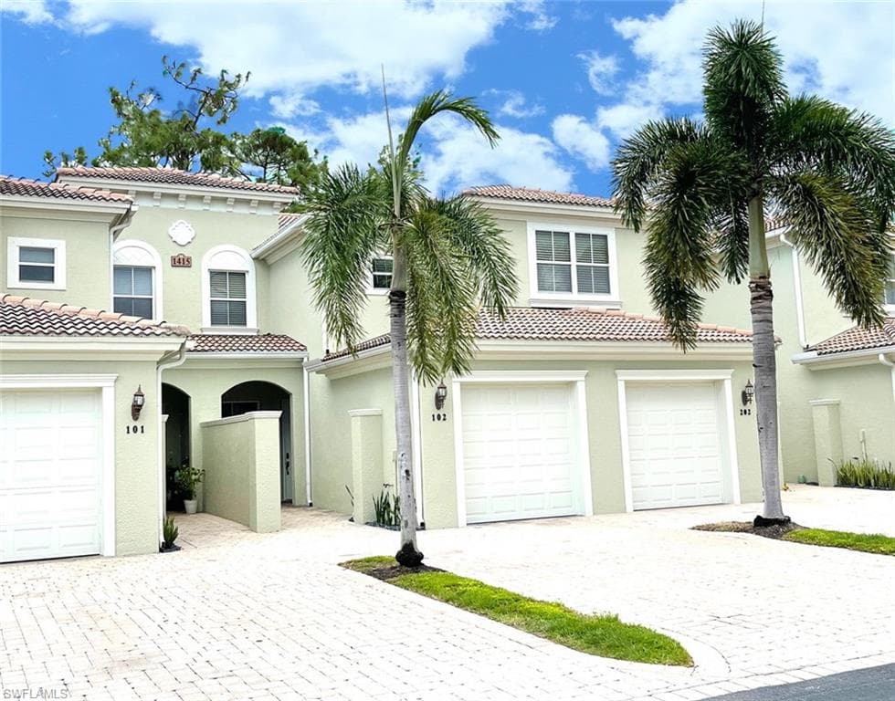 1415 Mariposa CIR 102 NAPLES, FL 34105