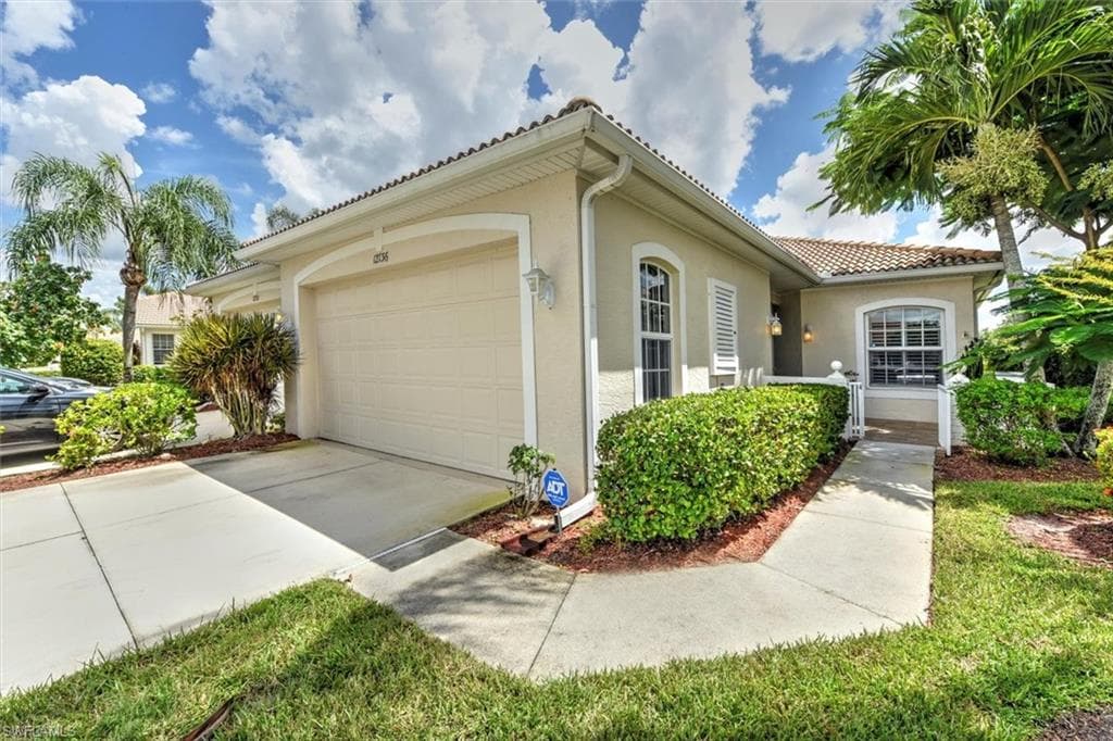 12736 Devonshire Lakes CIR FORT MYERS, FL 33913