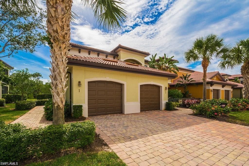 1299 Verde DR 1 NAPLES, FL 34105