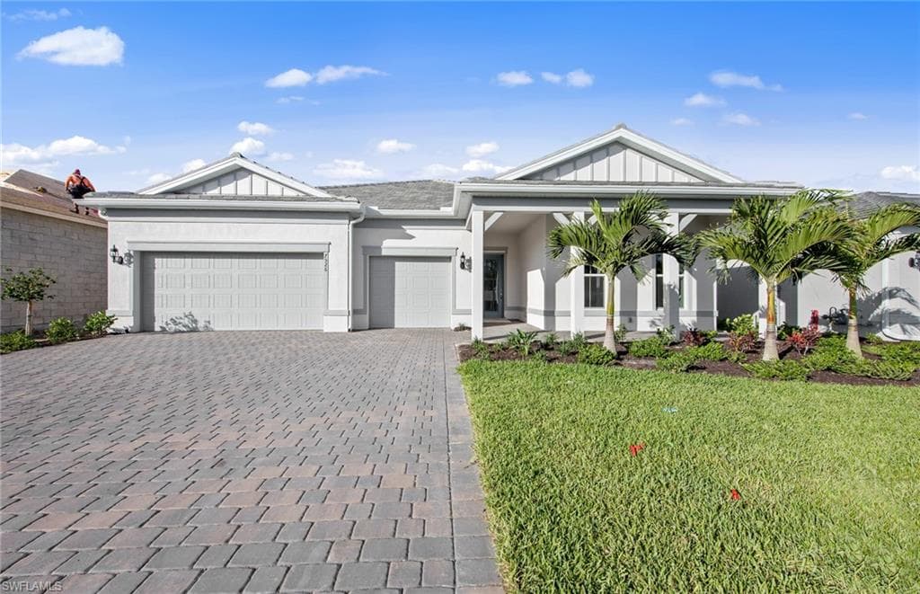 7526 Paradise Tree DR NORTH FORT MYERS, FL 33917