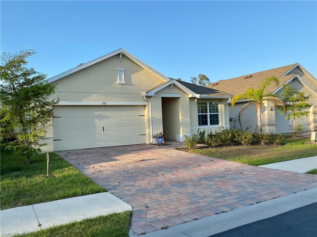 733 Hadley ST N NAPLES, FL 34104
