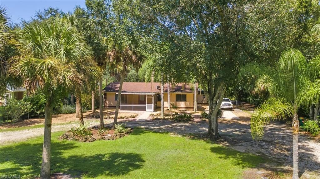 425 5th ST SW NAPLES, FL 34117