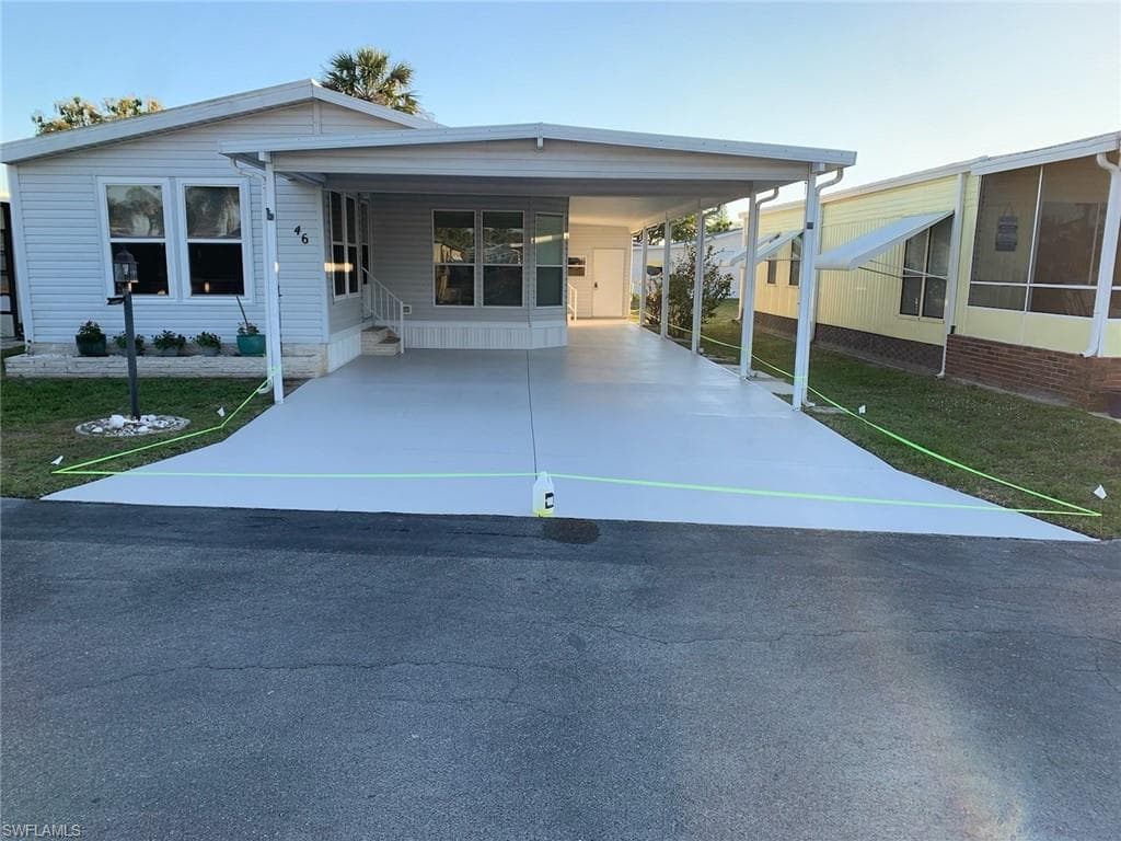 46 Aquamarine AVE 46-Q NAPLES, FL 34114