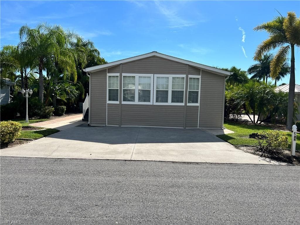 5807 Burrwood CT FORT MYERS, FL 33905