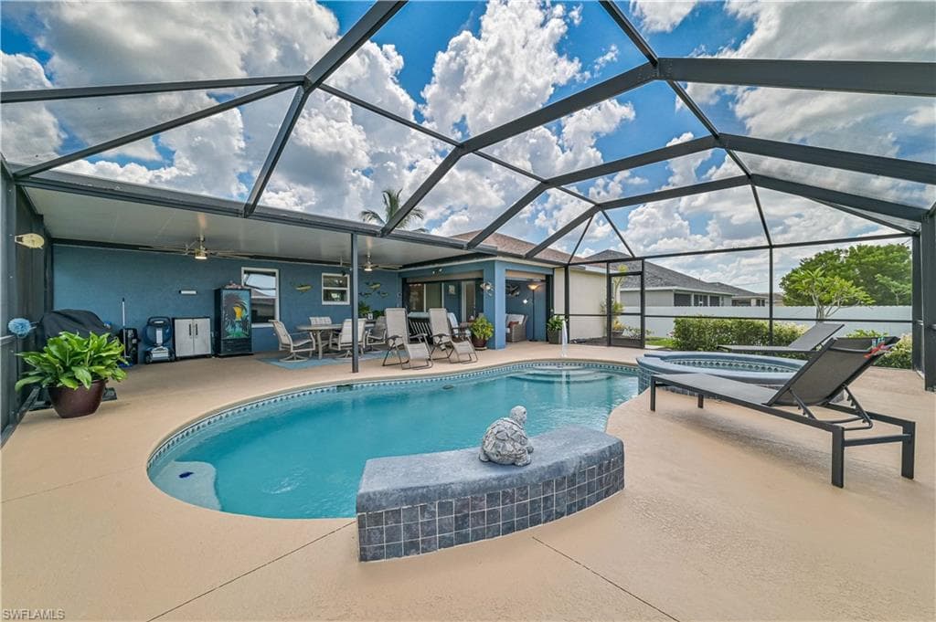 1102 NE 6th PL CAPE CORAL, FL 33909