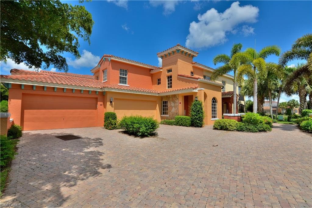 8509 Via Garibaldi CIR 103 ESTERO, FL 33928