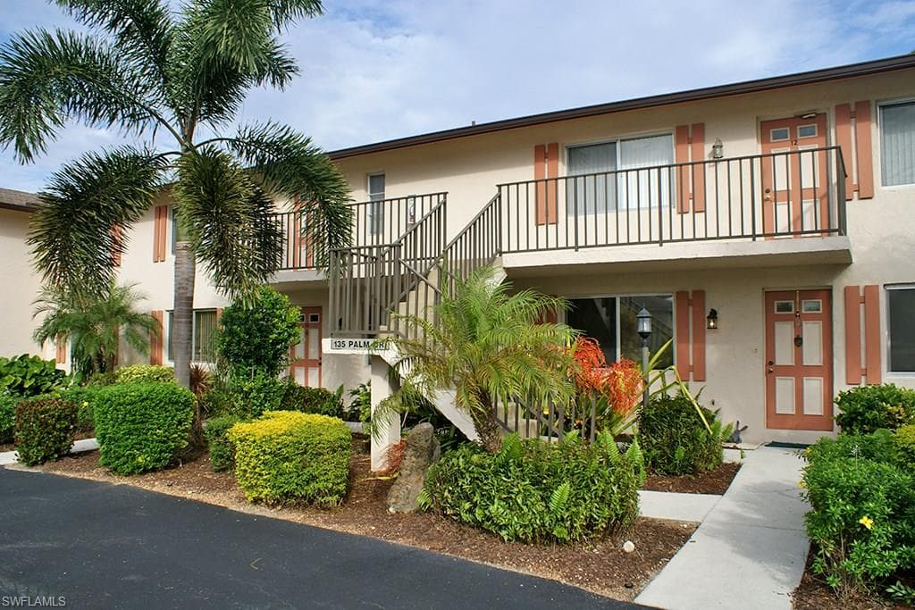 135 Palm DR 12 NAPLES, FL 34112