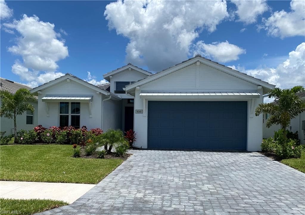 9046 Montserrat DR NAPLES, FL 34114