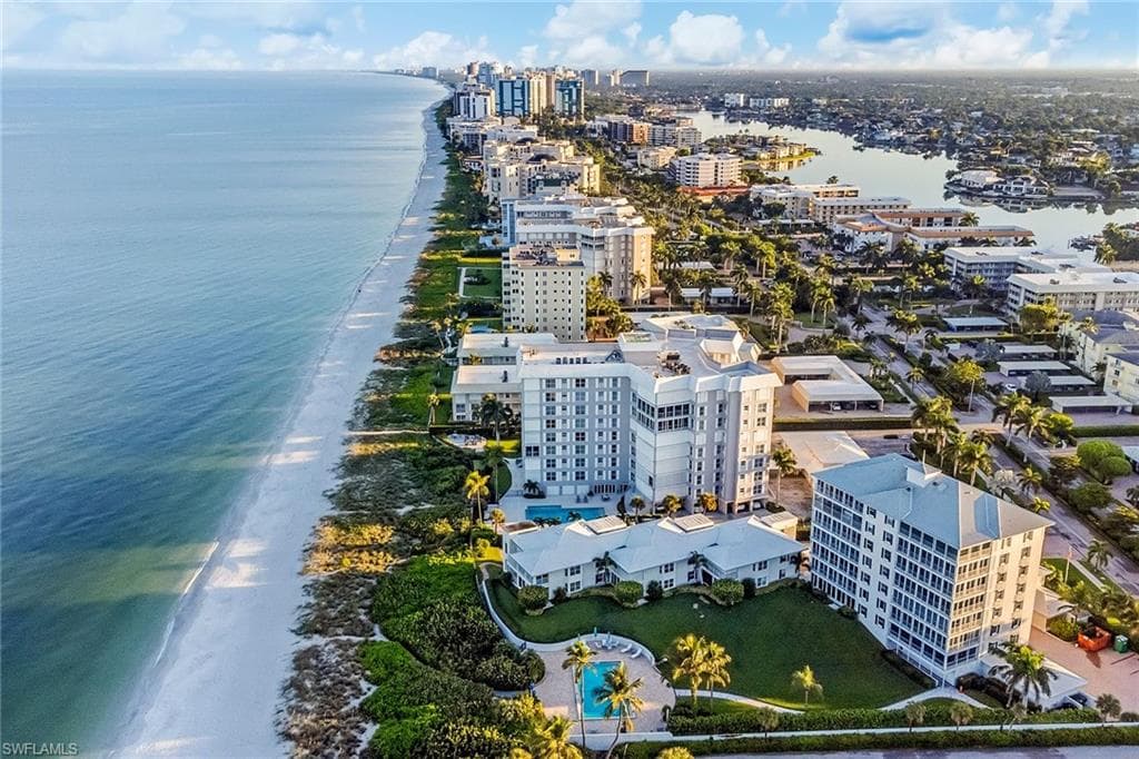 2777 Gulf Shore BLVD N 6S NAPLES, FL 34103