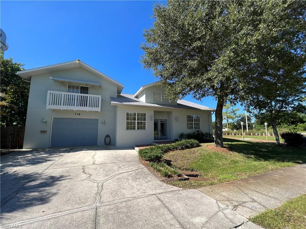 738 Arthur AVE LEHIGH ACRES, FL 33936
