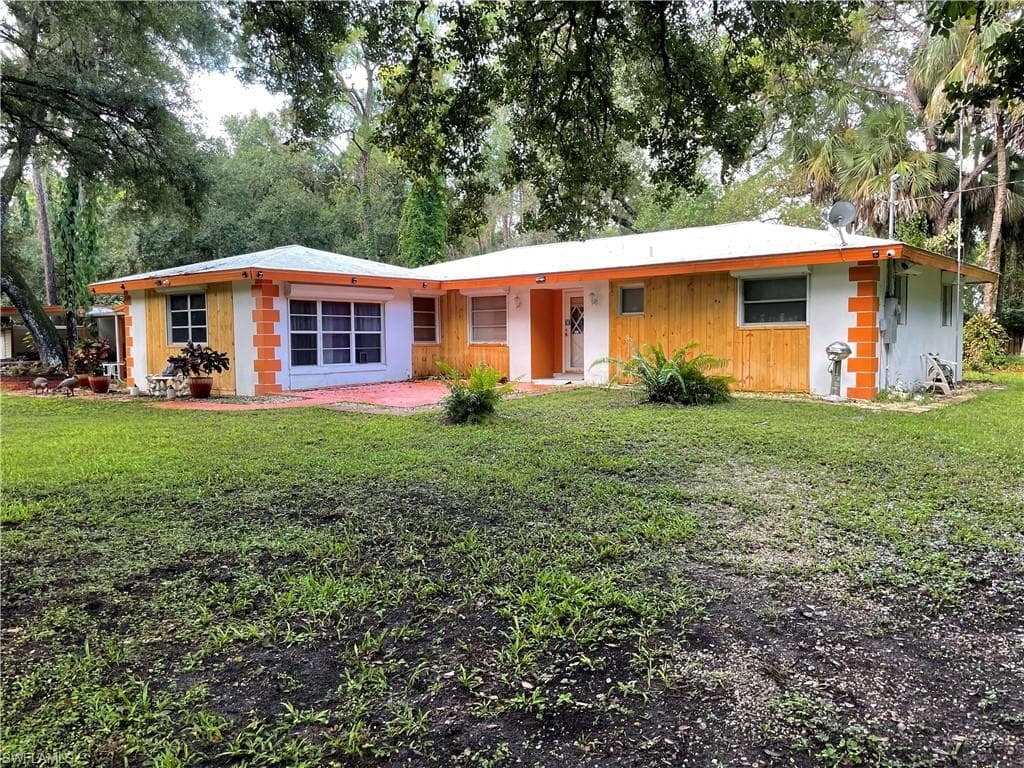 5701 Bayshore RD NORTH FORT MYERS, FL 33917