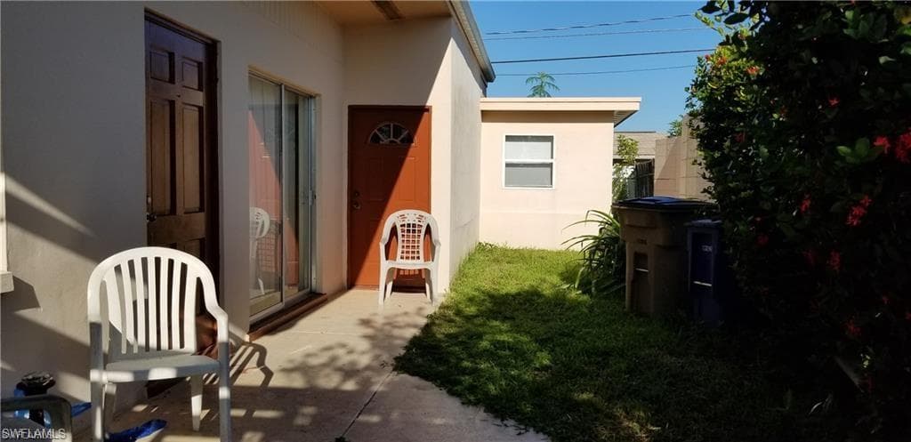 15 Vineyard ST LEHIGH ACRES, FL 33936