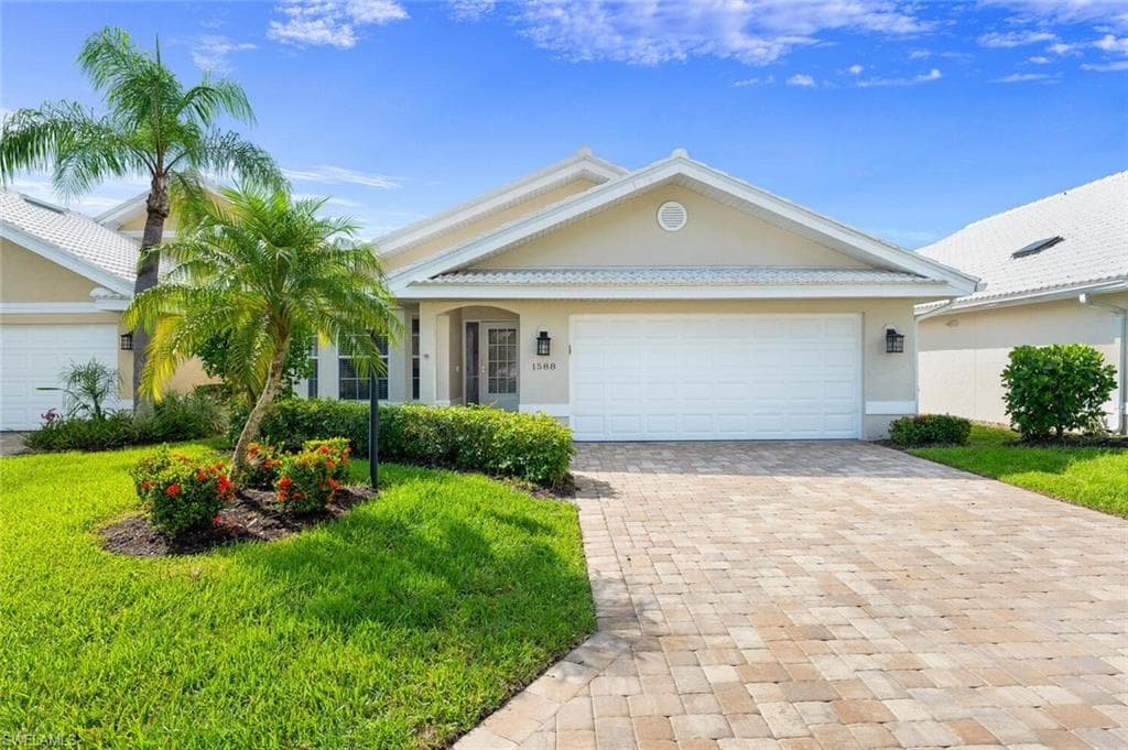 1588 Weybridge CIR 51 NAPLES, FL 34110