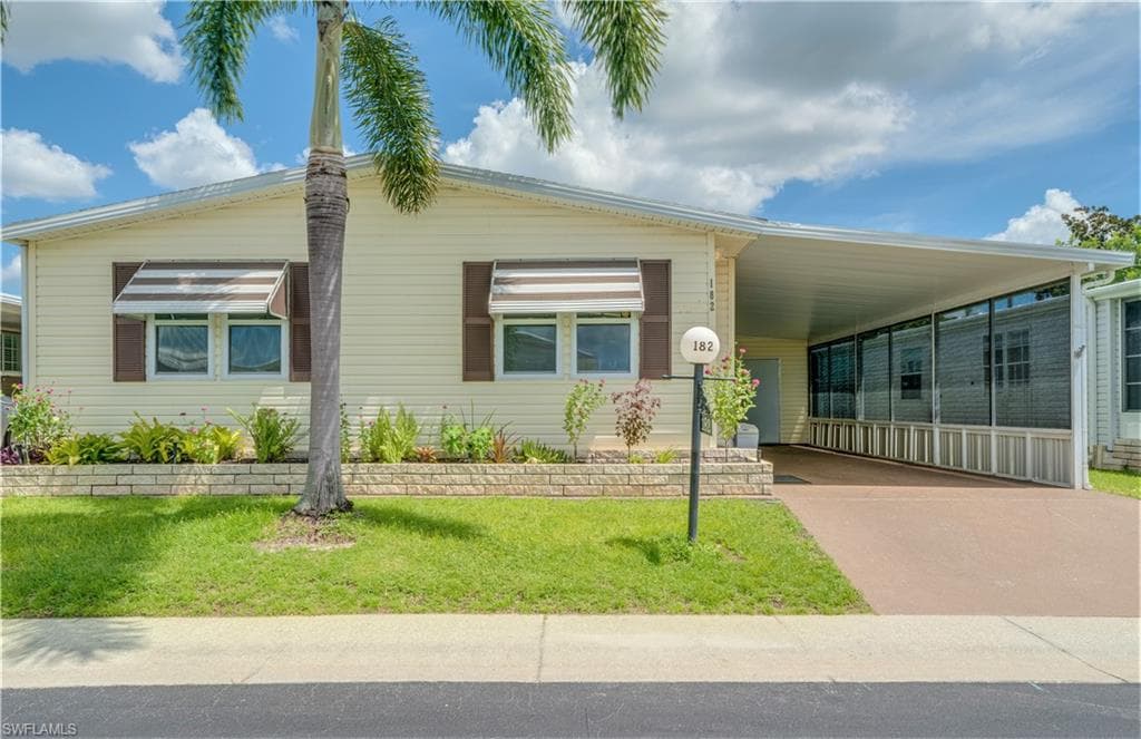 182 Sun DR NORTH FORT MYERS, FL 33903