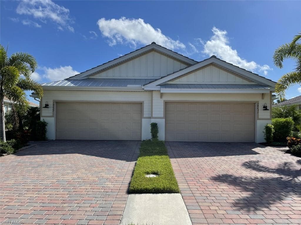 14631 Edgewater CIR NAPLES, FL 34114