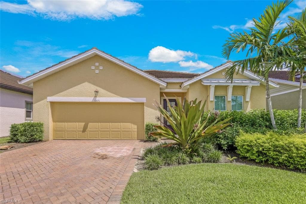 3271 Pilot CIR NAPLES, FL 34120