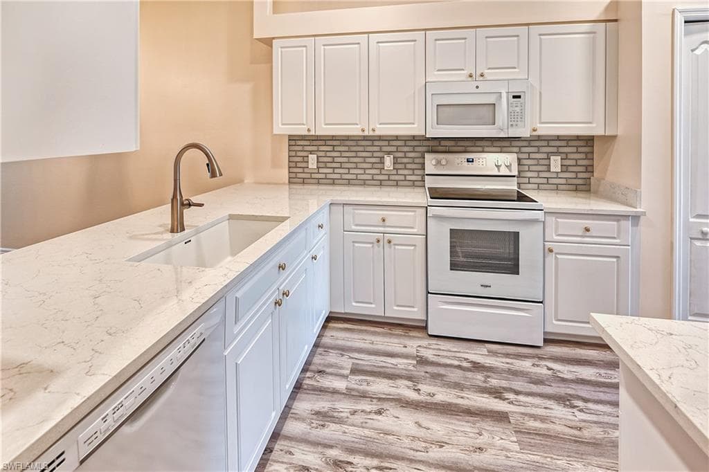 1875 Morning Sun LN F-14 NAPLES, FL 34110