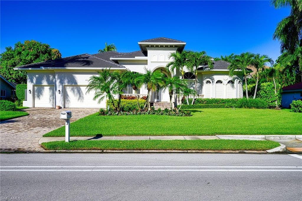 626 Park Shore DR NAPLES, FL 34103