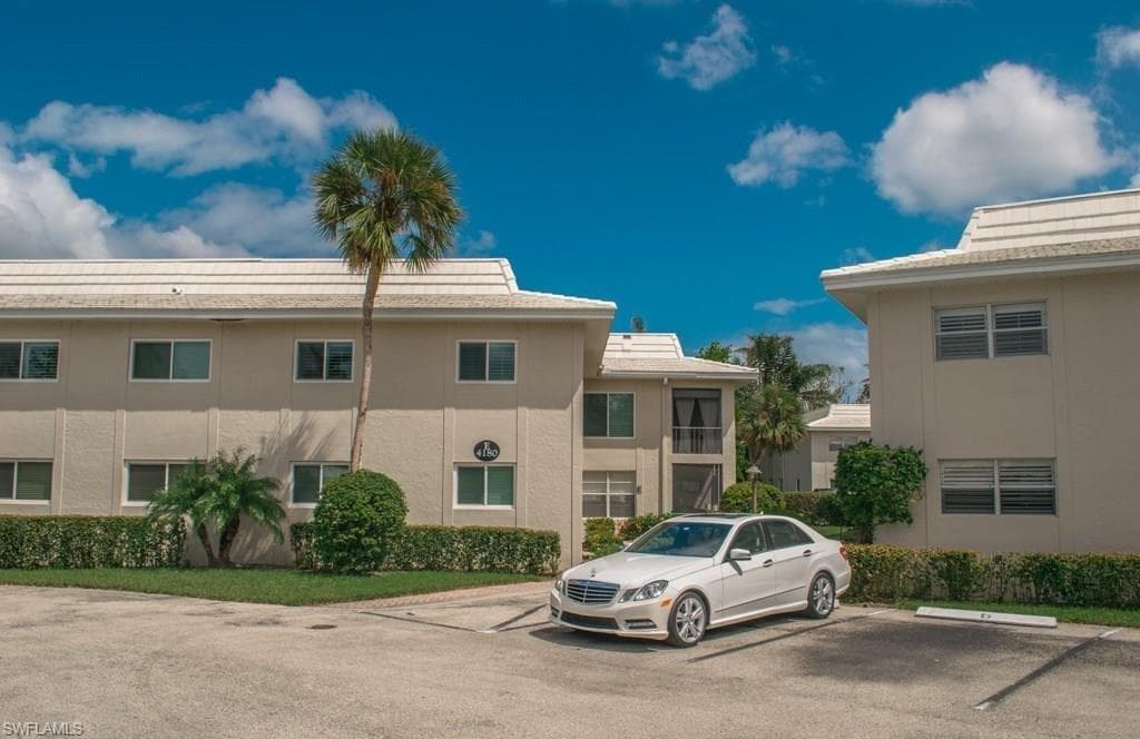4180 Crayton RD E4 NAPLES, FL 34103