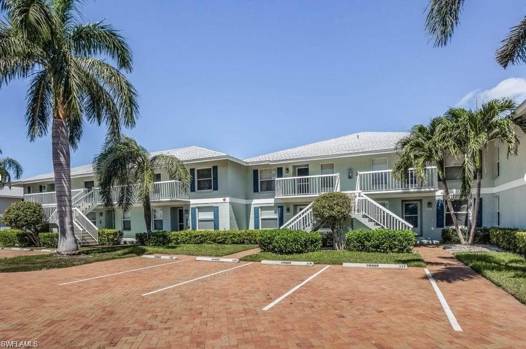 651 Elkcam CIR 815 MARCO ISLAND, FL 34145